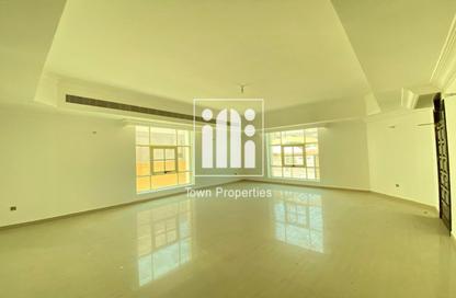 Villa - 6 Bedrooms - 7+ Bathrooms for rent in Al Nahyan - Abu Dhabi