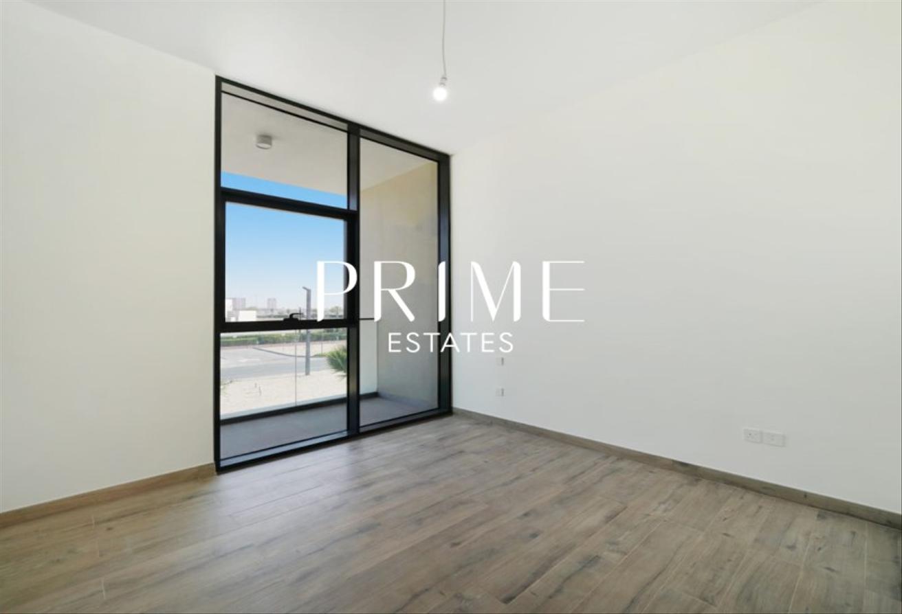 Elegant Modern Living | 4BR Villa | Move-In Ready! photo 18