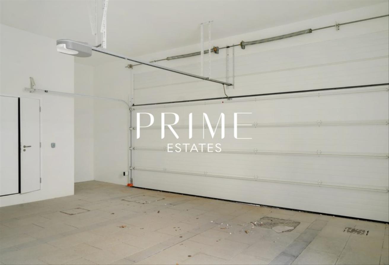 Elegant Modern Living | 4BR Villa | Move-In Ready! photo 28