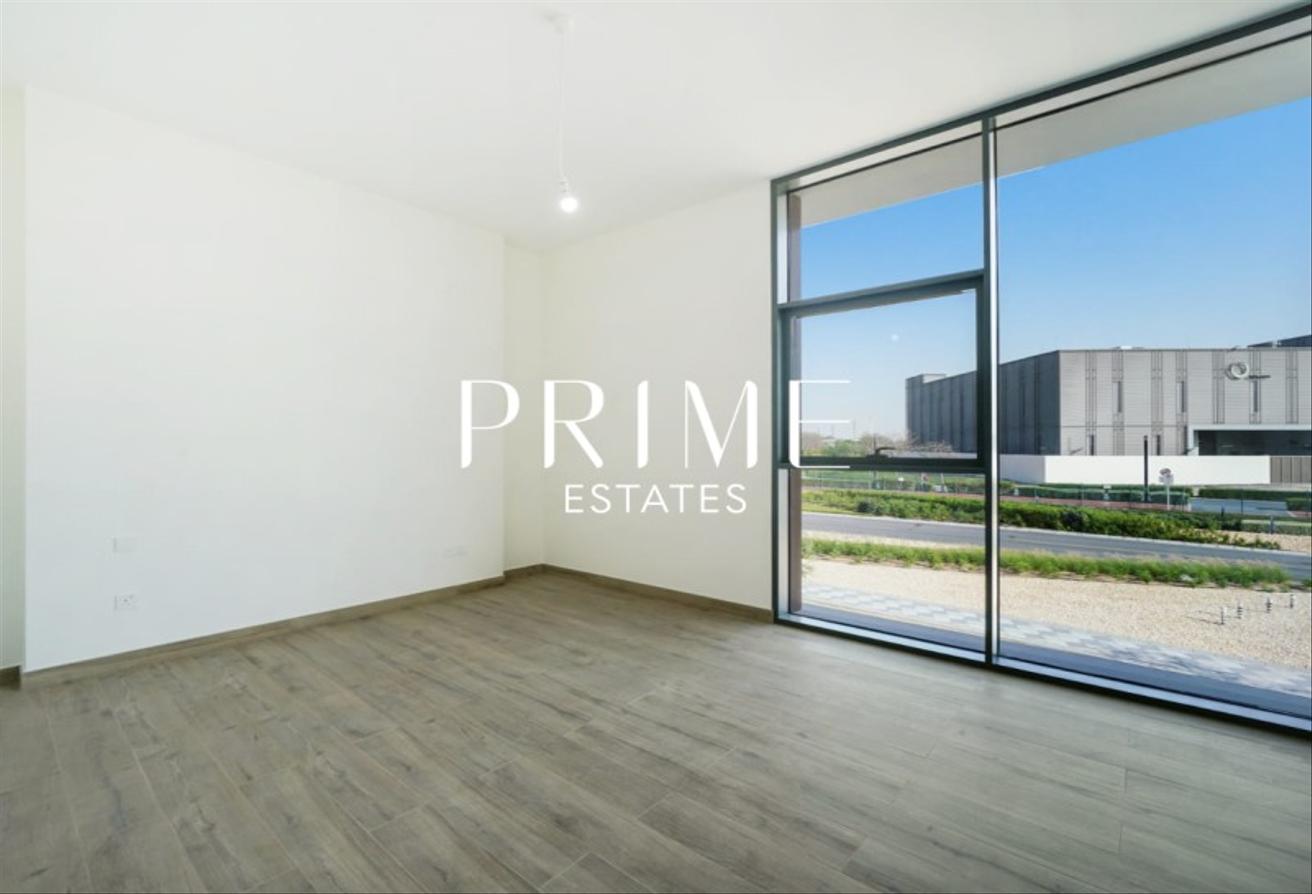 Elegant Modern Living | 4BR Villa | Move-In Ready! photo 21