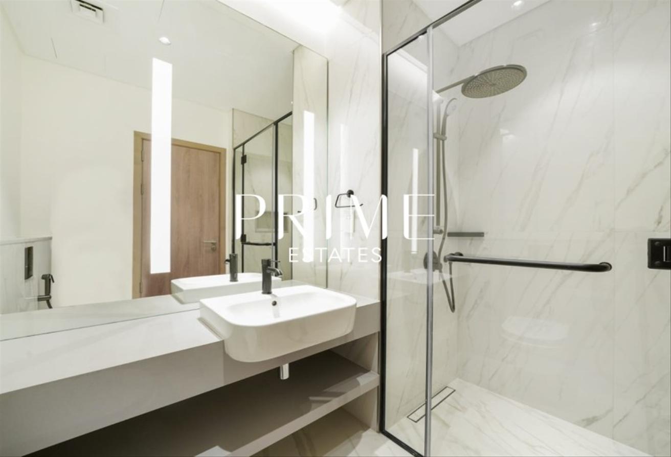 Elegant Modern Living | 4BR Villa | Move-In Ready! photo 23