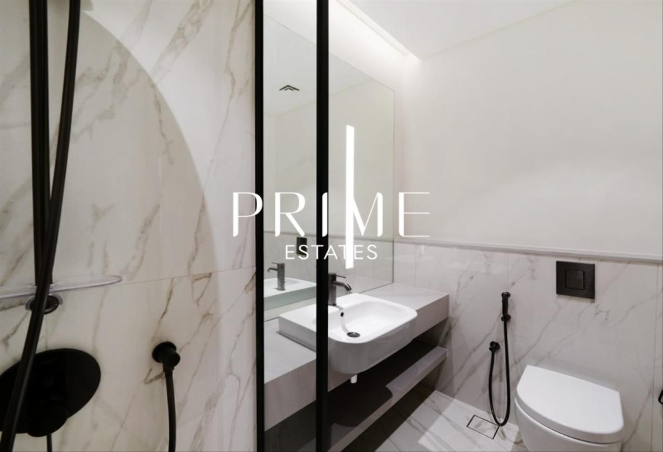 Elegant Modern Living | 4BR Villa | Move-In Ready! photo 16
