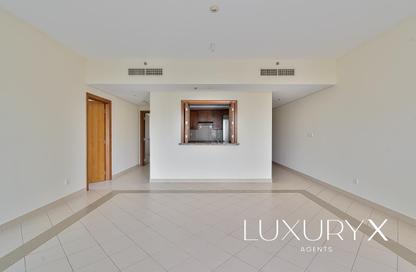 Apartment - 2 Bedrooms - 2 Bathrooms for rent in Golf Tower 1 - Golf Towers - The Views - Dubai