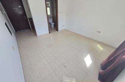 Apartment - Studio - 1 for rent in Fire Station Road - Muwaileh - Sharjah