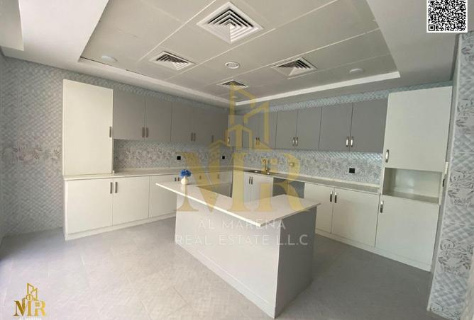 102843714 - Property Image 2