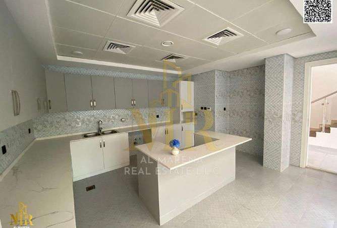 102843714 - Property Image 3