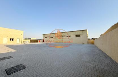 Warehouse - Studio - 3 Bathrooms for rent in Ali Mousa Building - Al Sajaa Industrial - Al Sajaa - Sharjah