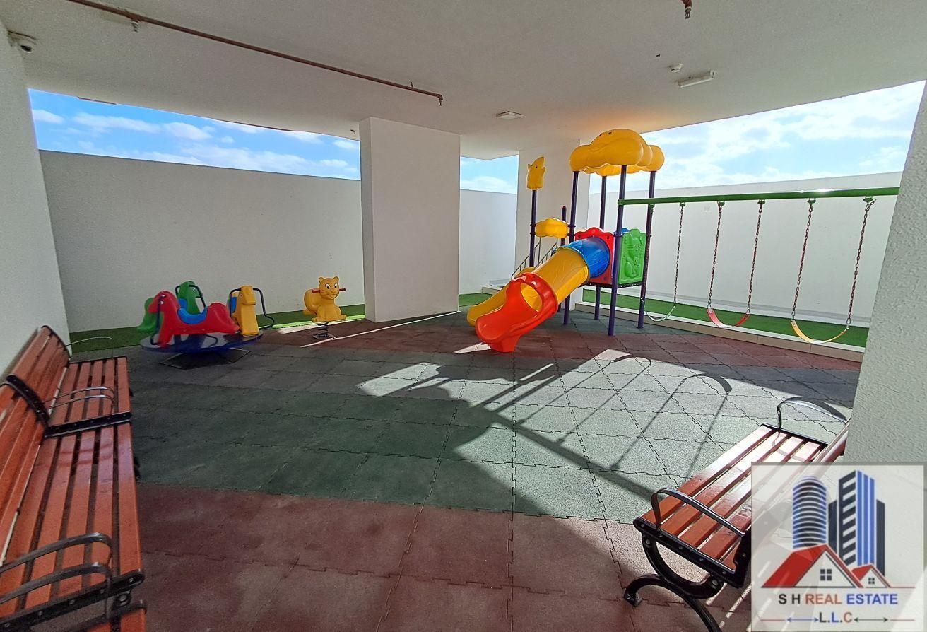 1 BR Apartment in Liwan with Pool and Gym photo 10