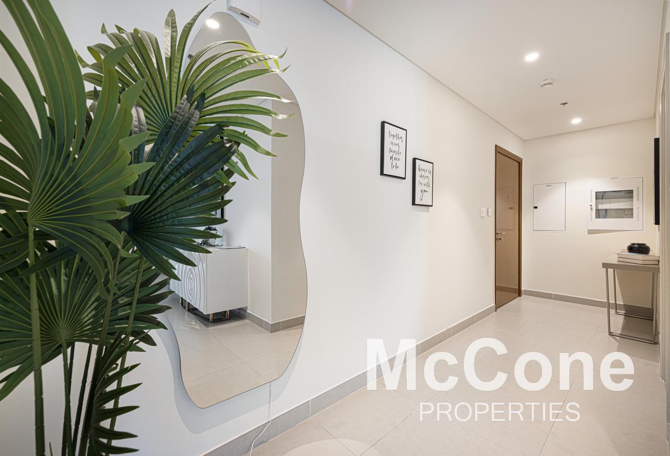 Luxury | Downtown Views | Multiple Cheques photo 26