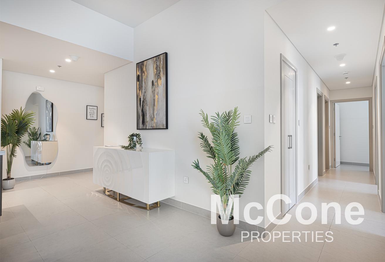 Luxury | Downtown Views | Multiple Cheques photo 25