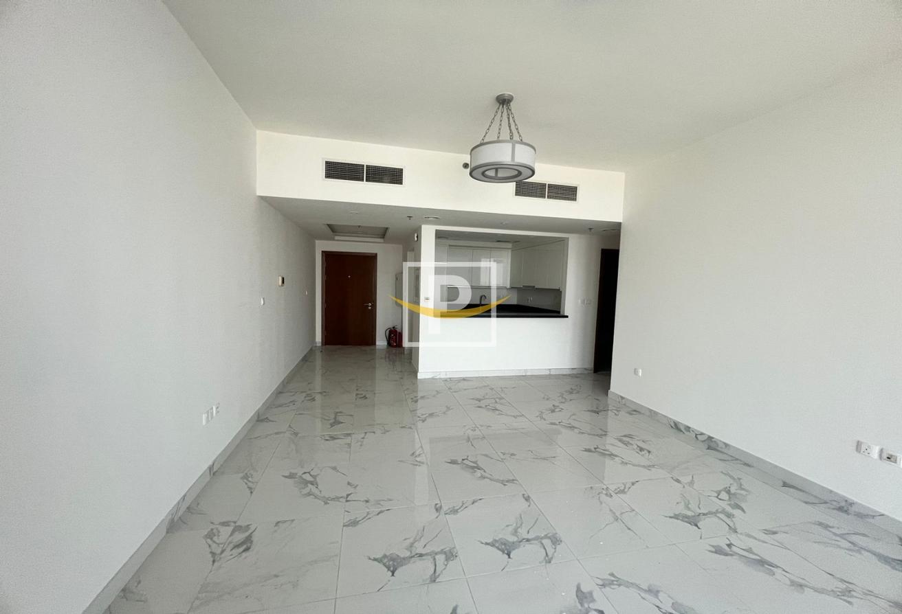 Spacious Apartment | Canal View | High Floor photo 3