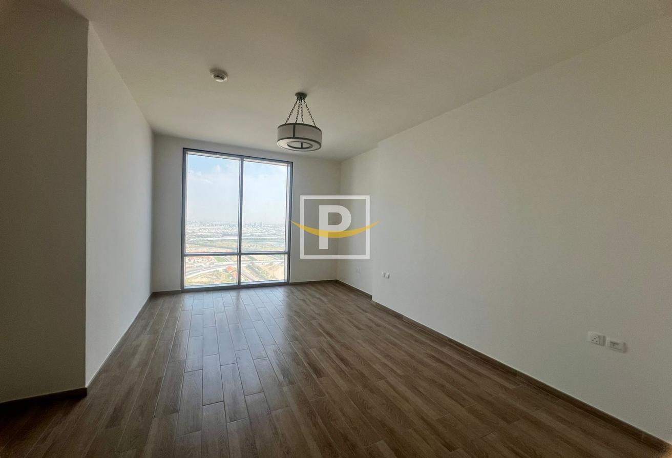 Spacious Apartment | Canal View | High Floor photo 4