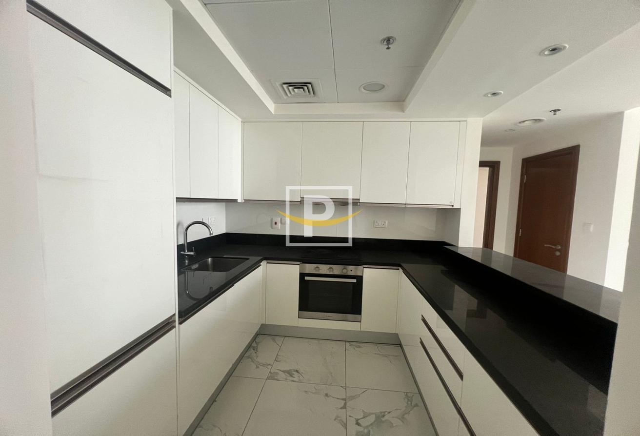 Spacious Apartment | Canal View | High Floor photo 5