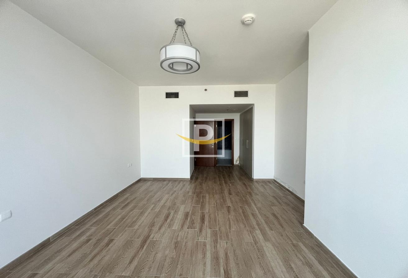 Spacious Apartment | Canal View | High Floor photo 6