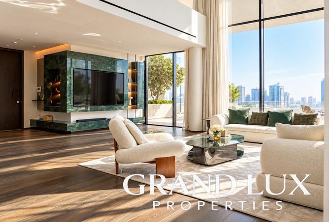 Exceptional 4BR Duplex | & Skyline Views