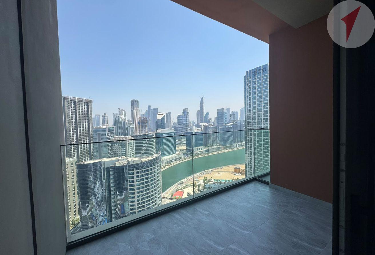 High floor | Burj Khalifa & Canal View Studio photo 16
