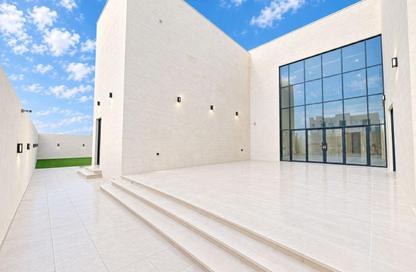 Villa - 5 - 7 for rent in Wadi Alshabak - Dubai