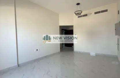 شقة - غرفة نوم - 2 حمامات للايجار في أبتاون الزاهية - الزاهية - تجارية مويلح - الشارقة