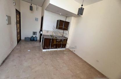 Apartment - Studio - 1 for rent in Al Qulaya'ah - Al Sharq - Sharjah Apartment - Studio - 1 for rent in Al Qulaya'ah - Al Sharq - Sharjah
