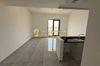 شقة - غرفة نوم - 2 حمامات للايجار في مبني ماراح - المدينة العالمية المرحلة 2 - 4 الورسان - الورسان - دبي شقة - غرفة نوم - 2 حمامات للايجار في مبني ماراح - المدينة العالمية المرحلة 2 - 4 الورسان - الورسان - دبي