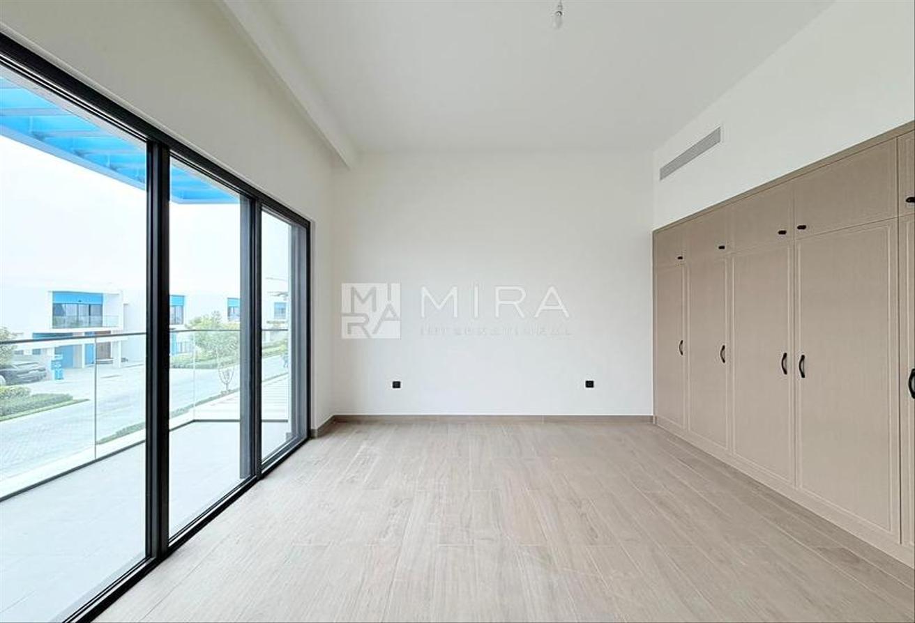 Brand New | Single Row | Ready to Move-In photo 6