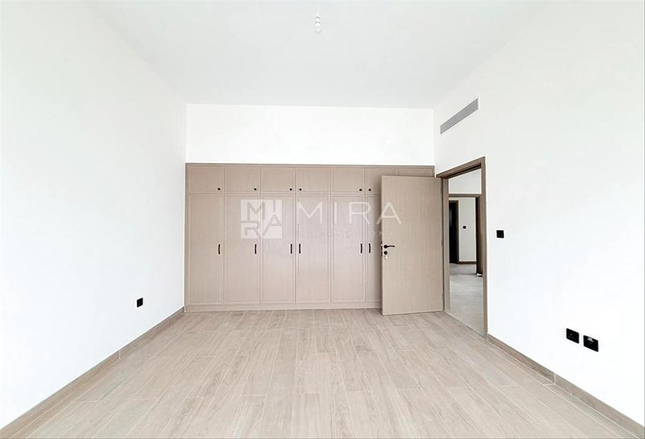 Brand New | Single Row | Ready to Move-In photo 4