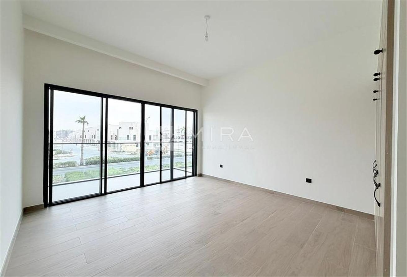 Brand New | Single Row | Ready to Move-In photo 5