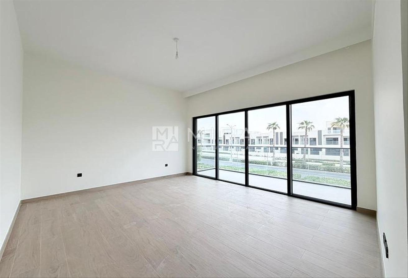 Brand New | Single Row | Ready to Move-In photo 3