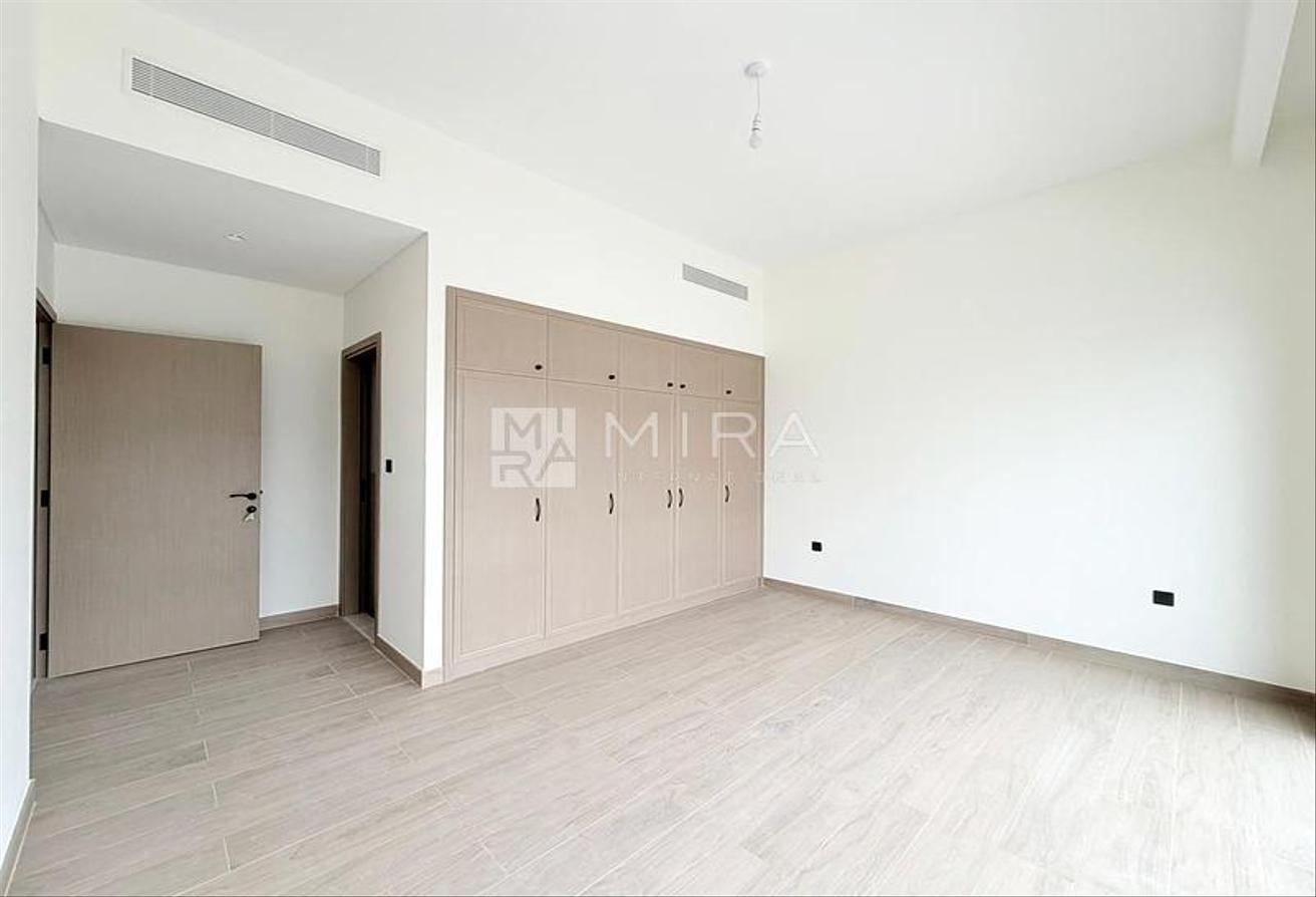 Brand New | Single Row | Ready to Move-In photo 10