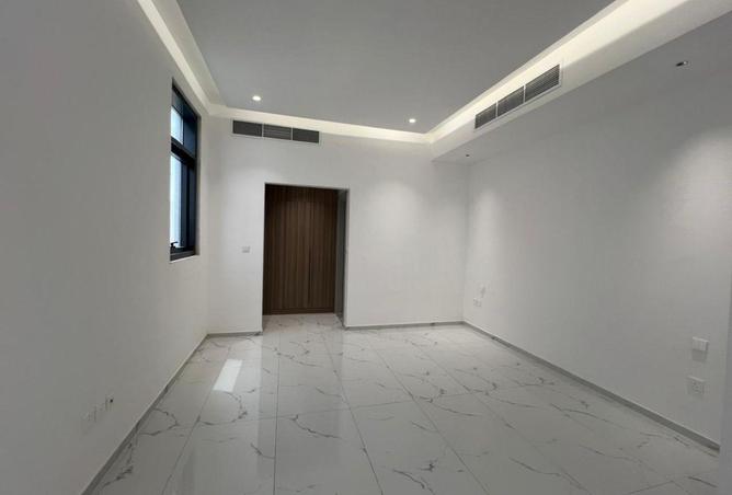 87030887 - Property Image 3