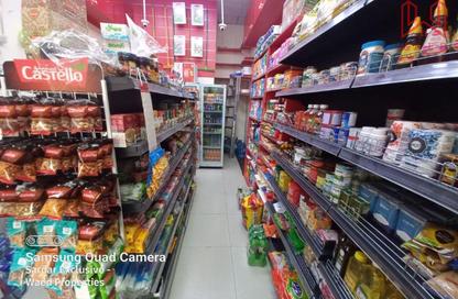 متجر - استوديو - 1 حمام للايجار في ساحة الكرامة - الكرامة - دبي