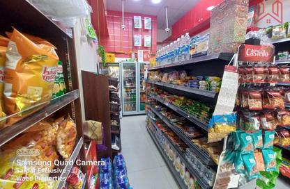 متجر - استوديو - 1 حمام للايجار في ساحة الكرامة - الكرامة - دبي