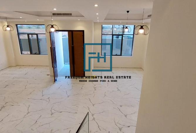 79441113 - Property Main Image