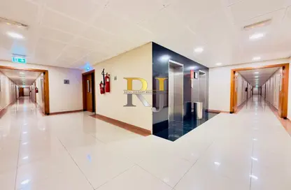 Apartment - 3 Bedrooms - 2 Bathrooms for rent in Silver Sands 1 - Mankhool - Bur Dubai - Dubai