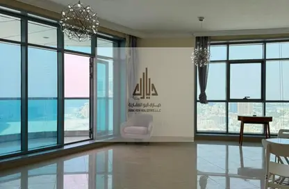 شقة - 2 غرف نوم - 3 حمامات للبيع في برج الكورنيش - طريق كورنيش عجمان - عجمان