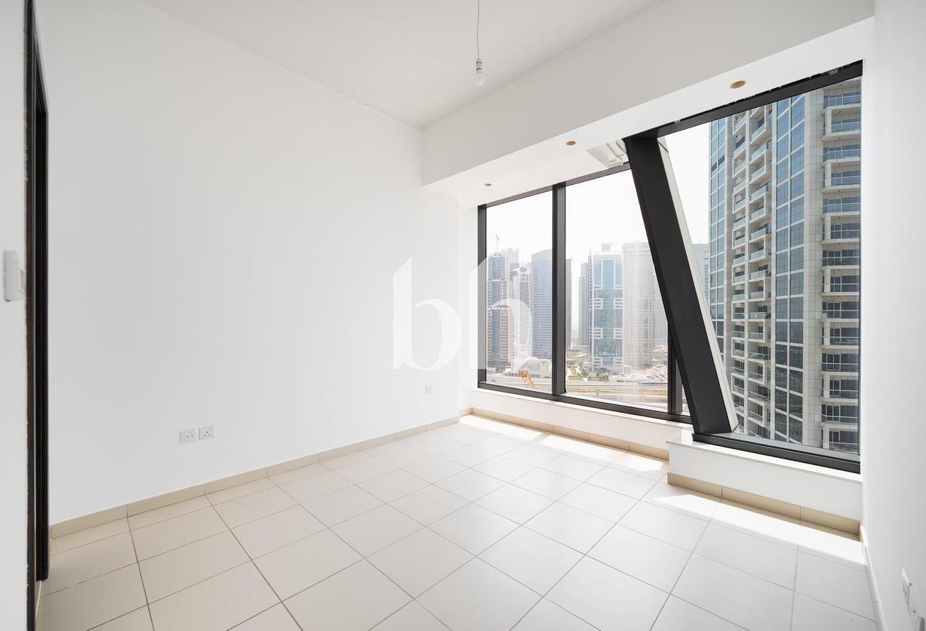 Vacant Now | Prime Location | Unfurnished | 1BR photo 5