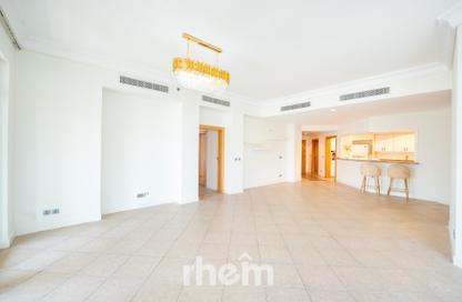 Apartment - 3 Bedrooms - 4 Bathrooms for rent in Abu Keibal - Shoreline Apartments - Palm Jumeirah - Dubai