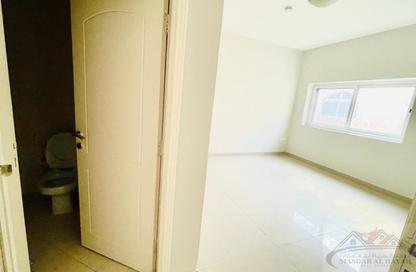 Apartment - 1 Bedroom - 2 Bathrooms for rent in Muwaileh 29 Building - Muwaileh - Sharjah