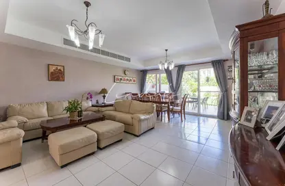 فيلا - 3 غرف نوم - 3 حمامات للبيع في الينابيع 15 - الينابيع - دبي