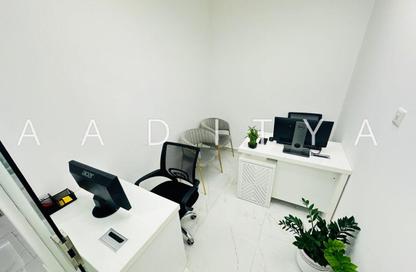 Office Space - Studio - 1 Bathroom for rent in Reem Residency - Al Karama - Dubai