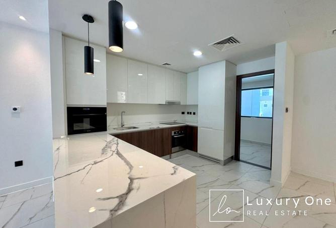94032010 - Property Image 3