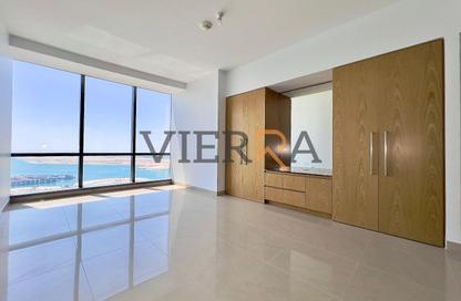 Apartment - 2 Bedrooms - 2 Bathrooms for rent in Etihad Towers - Corniche Road - Abu Dhabi