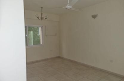 Apartment - 2 Bedrooms - 2 Bathrooms for rent in Al Muraqqabat - Deira - Dubai