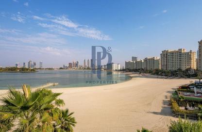 Villa - 5 Bedrooms - 6 Bathrooms for rent in Palma Residences - Palm Jumeirah - Dubai