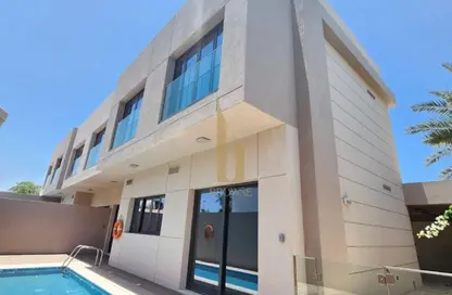 Villa - 4 Bedrooms - 4 Bathrooms for rent in Jumeirah 1 Villas - Jumeirah 1 - Jumeirah - Dubai