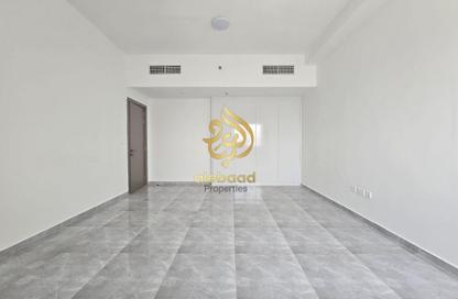 شقة - غرفة نوم - 2 حمامات للايجار في مبني ماراح - المدينة العالمية المرحلة 2 - 4 الورسان - الورسان - دبي