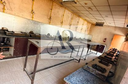 Labor Camp - Studio - 7+ Bathrooms for rent in Al Sajaa S - Al Sajaa - Sharjah