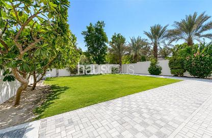 Villa - 3 Bedrooms - 4 Bathrooms for rent in District 5 - Jumeirah Park - Dubai