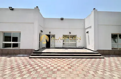 Villa - 4 Bedrooms - 6 Bathrooms for rent in Al Barsha 3 Villas - Al Barsha 3 - Al Barsha - Dubai