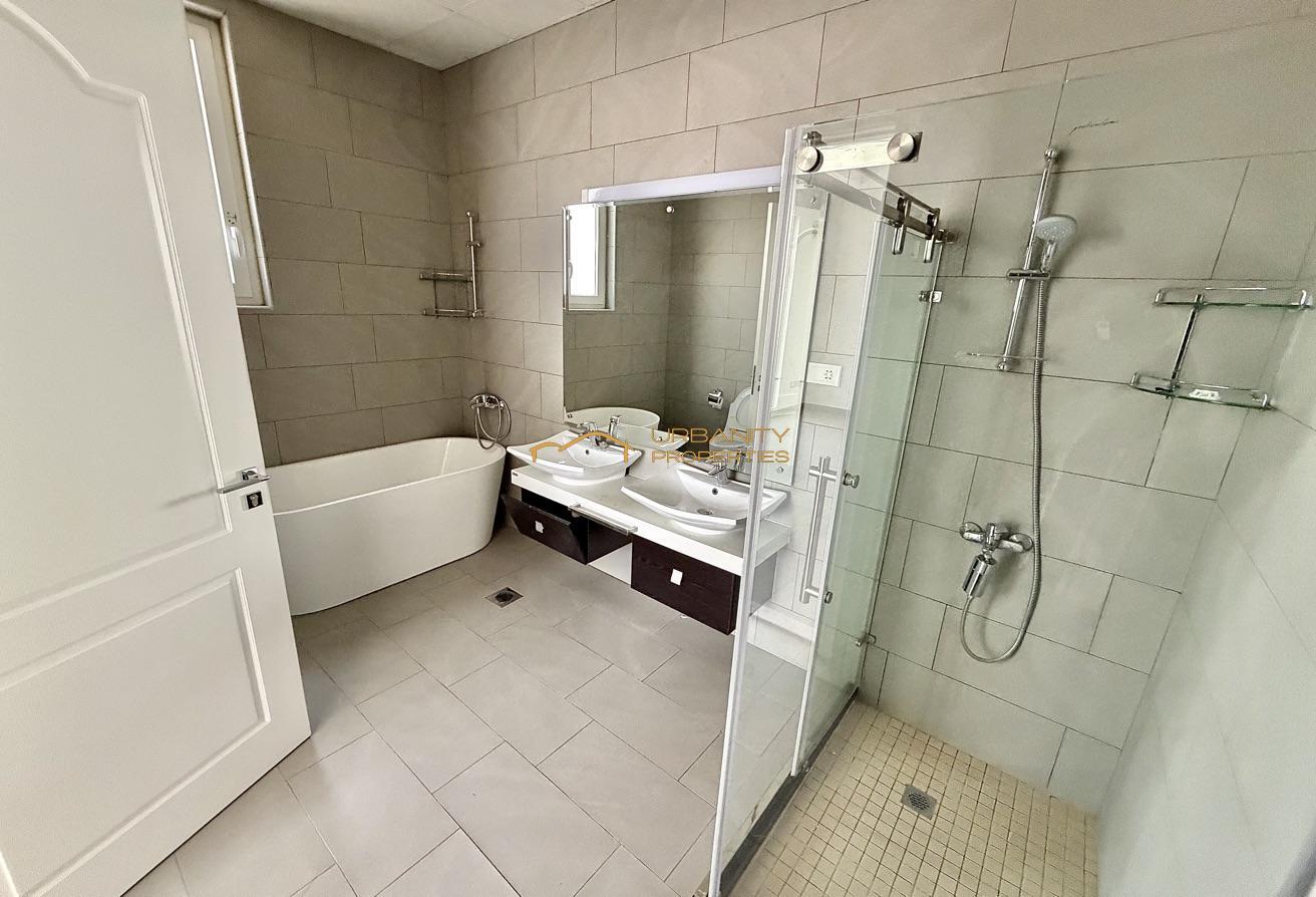 Luxury 6-Bedroom Villa for Rent in Nad Al Sheba photo 23